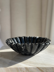 Nero Ruffle Bowl